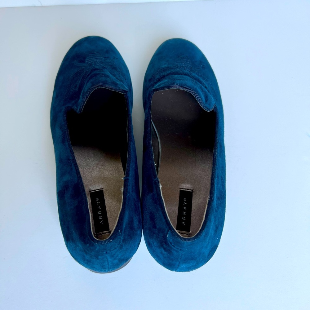 Array Queen Bee Navy Suede Embroidered Smoking Lo… - image 5